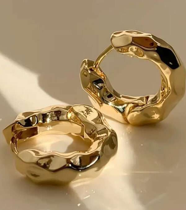 Boucles d'oreilles petites créoles martelées