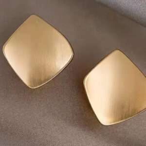 Boucles d'oreilles carré mat