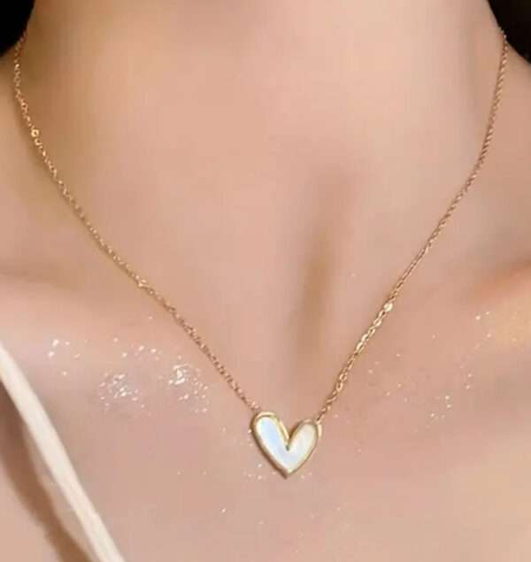 Collier cœur blanc