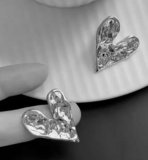Boucles d'oreilles cœur martelé – Image 2