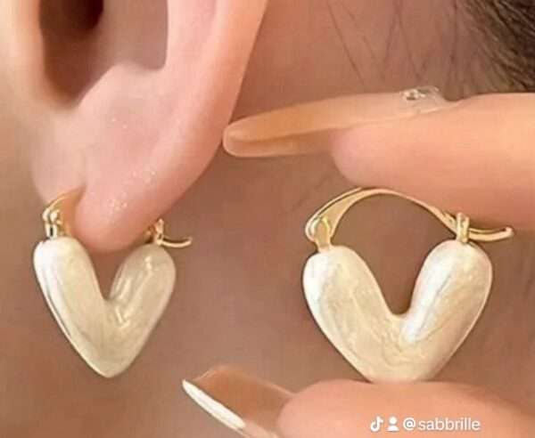 Boucles d'oreilles créoles cœur blanc