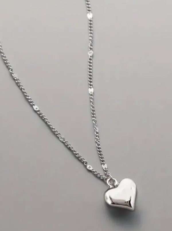 Collier coeur plein