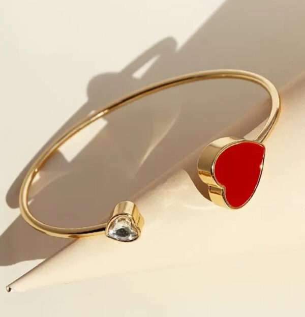 Bracelet ouvert double cœur rouge