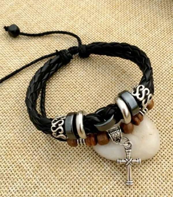 Bracelet croix et rivets