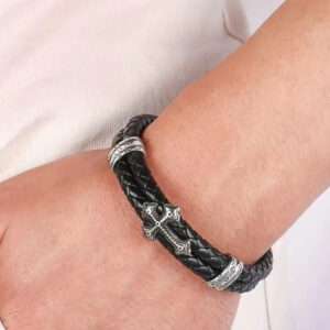 Bracelet tressé croix