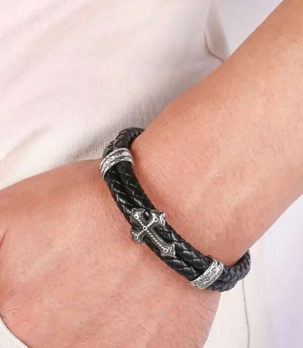 Bracelet tressé croix