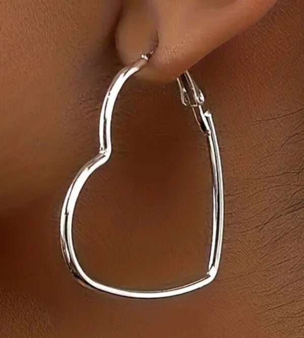 Boucles d'oreilles créoles grand cœur – Image 2