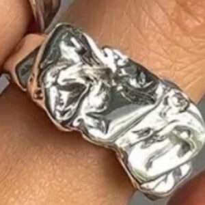 Bague moyenne martelée