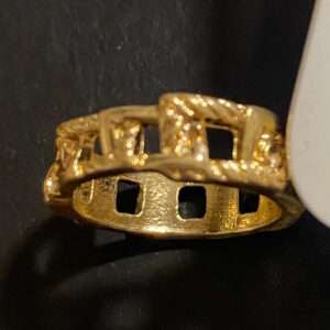 Bague creuse