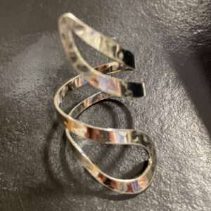 Bague longue ouverte