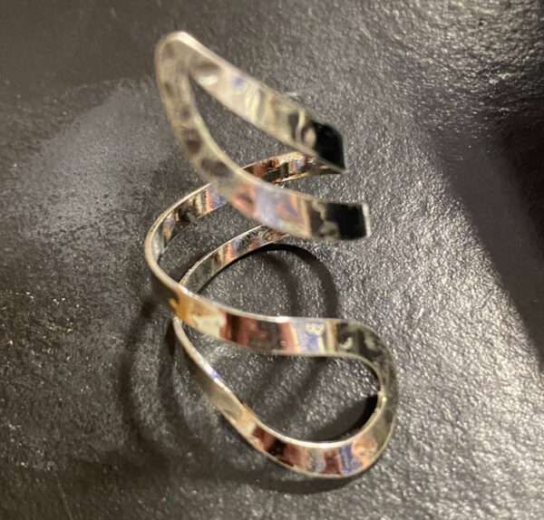 Bague longue ouverte